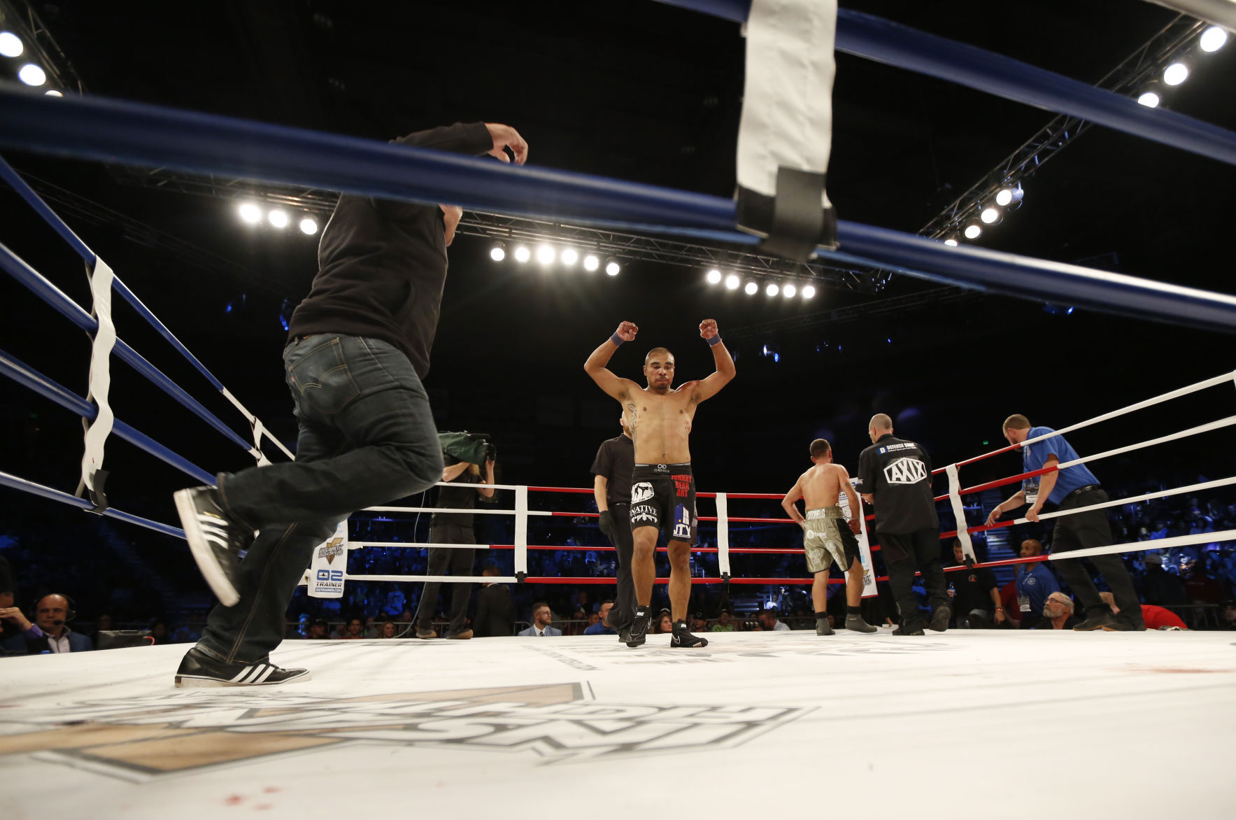 Bare-knuckle fighting